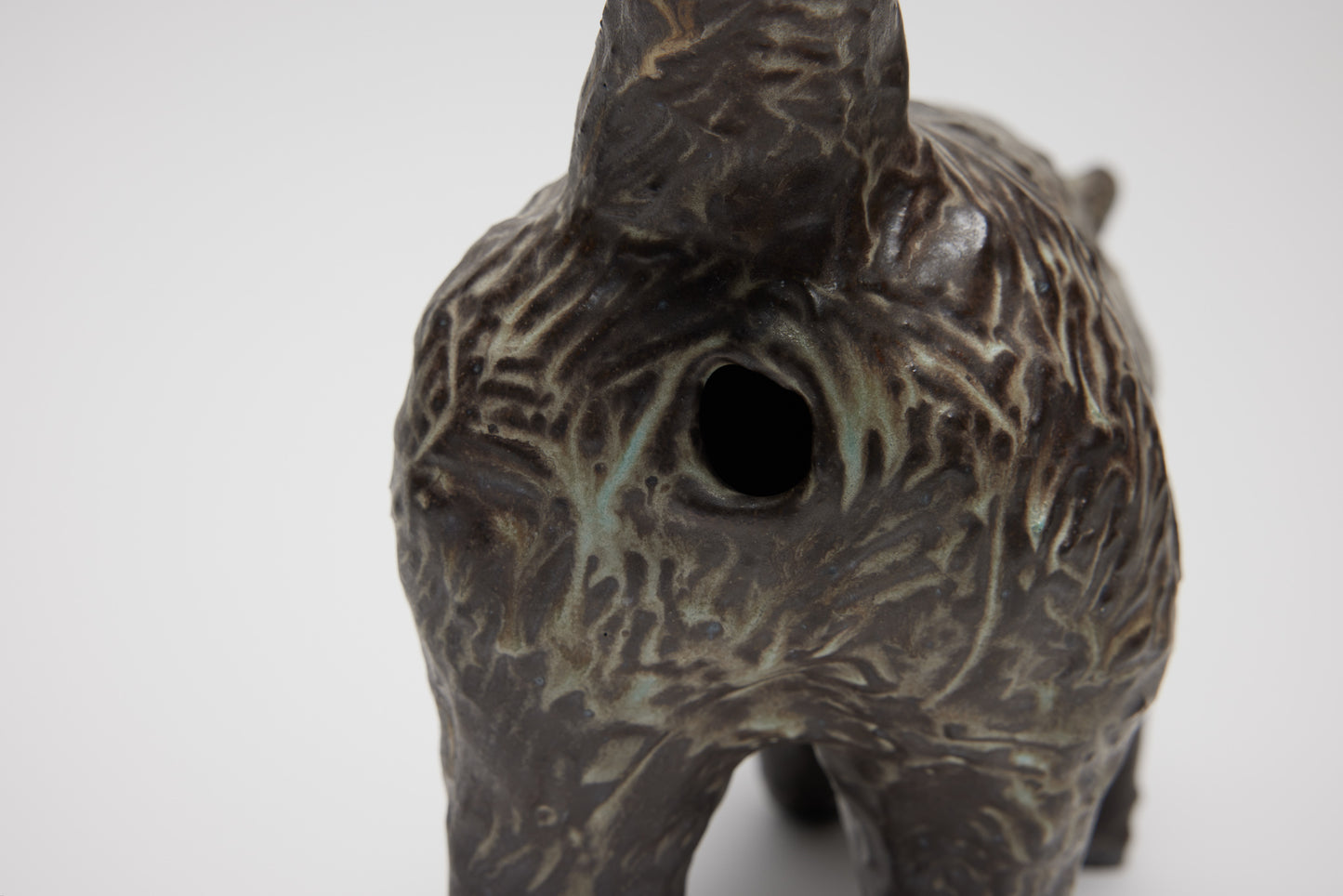 Ceramic Kitties by Richard Nam