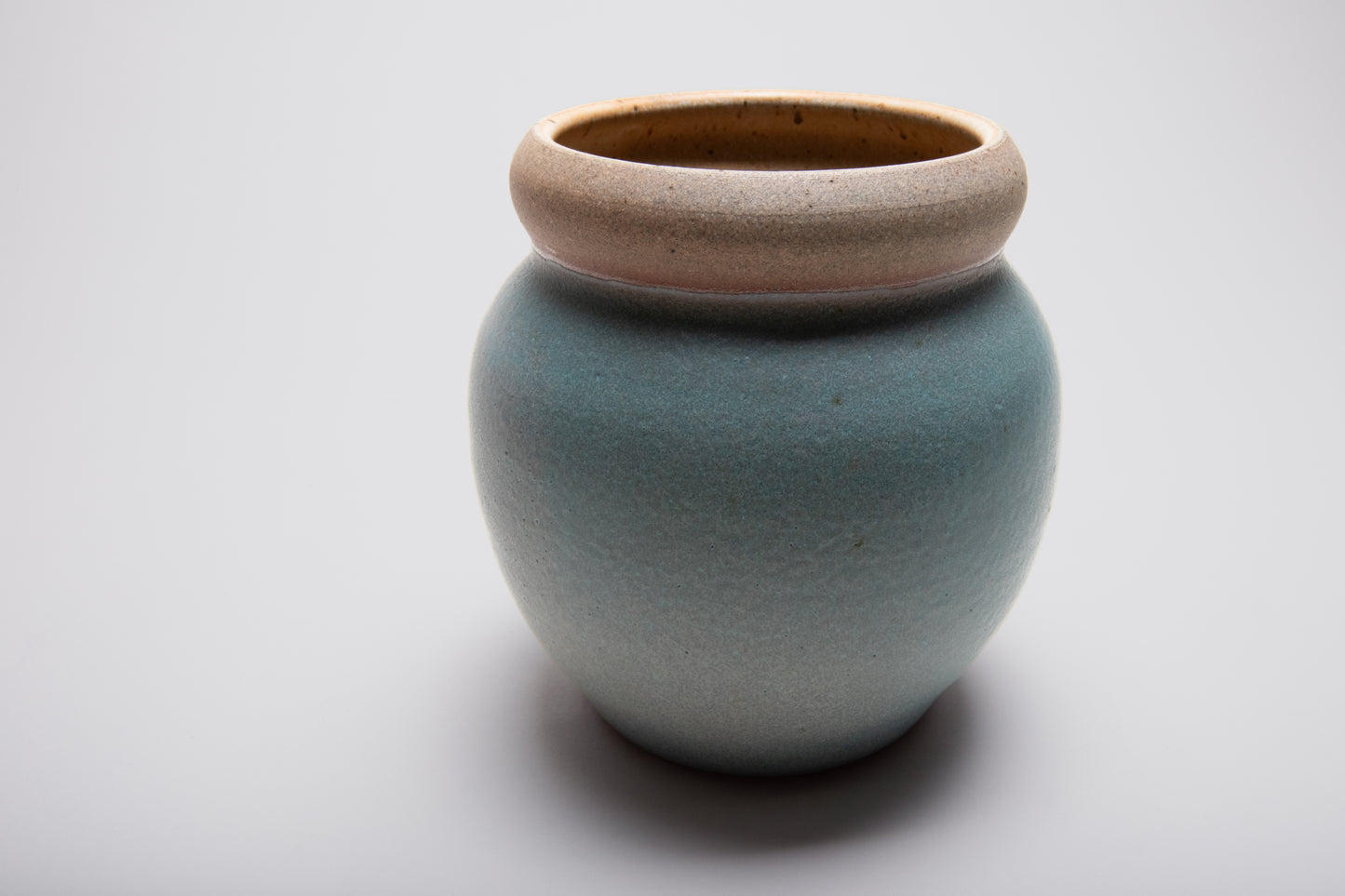 Gradient Round Vase by Shoshi Watanabe