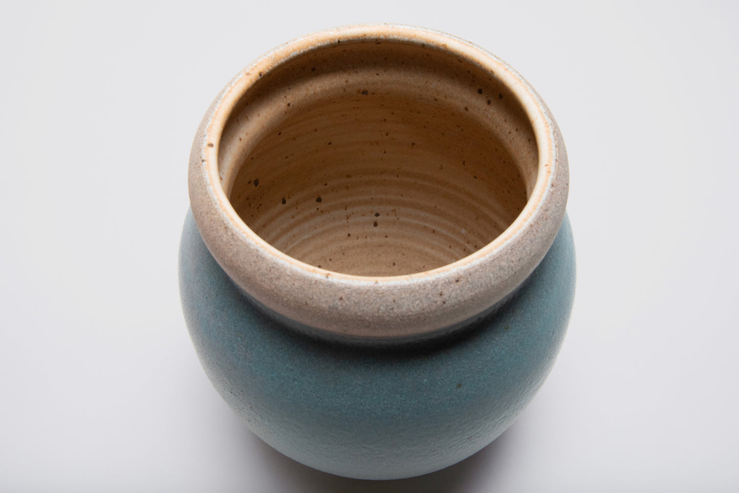 Gradient Round Vase by Shoshi Watanabe